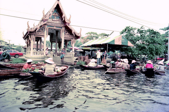 泰國曼谷水上市場 (Thonburi Floating Market)