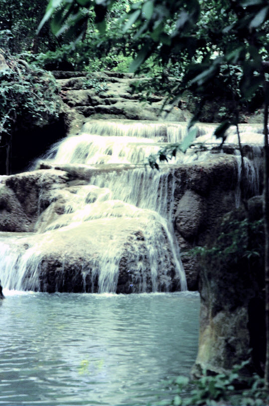 泰國 北碧府 Erawan Waterfall 瀑布