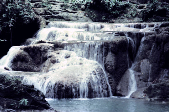 泰國 北碧府 Erawan Waterfall 瀑布